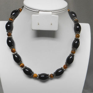 Vintage HDNY brown black beaded necklace